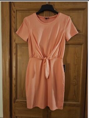 Women's Peach Tie-Waist Short Sleeve Dress xs